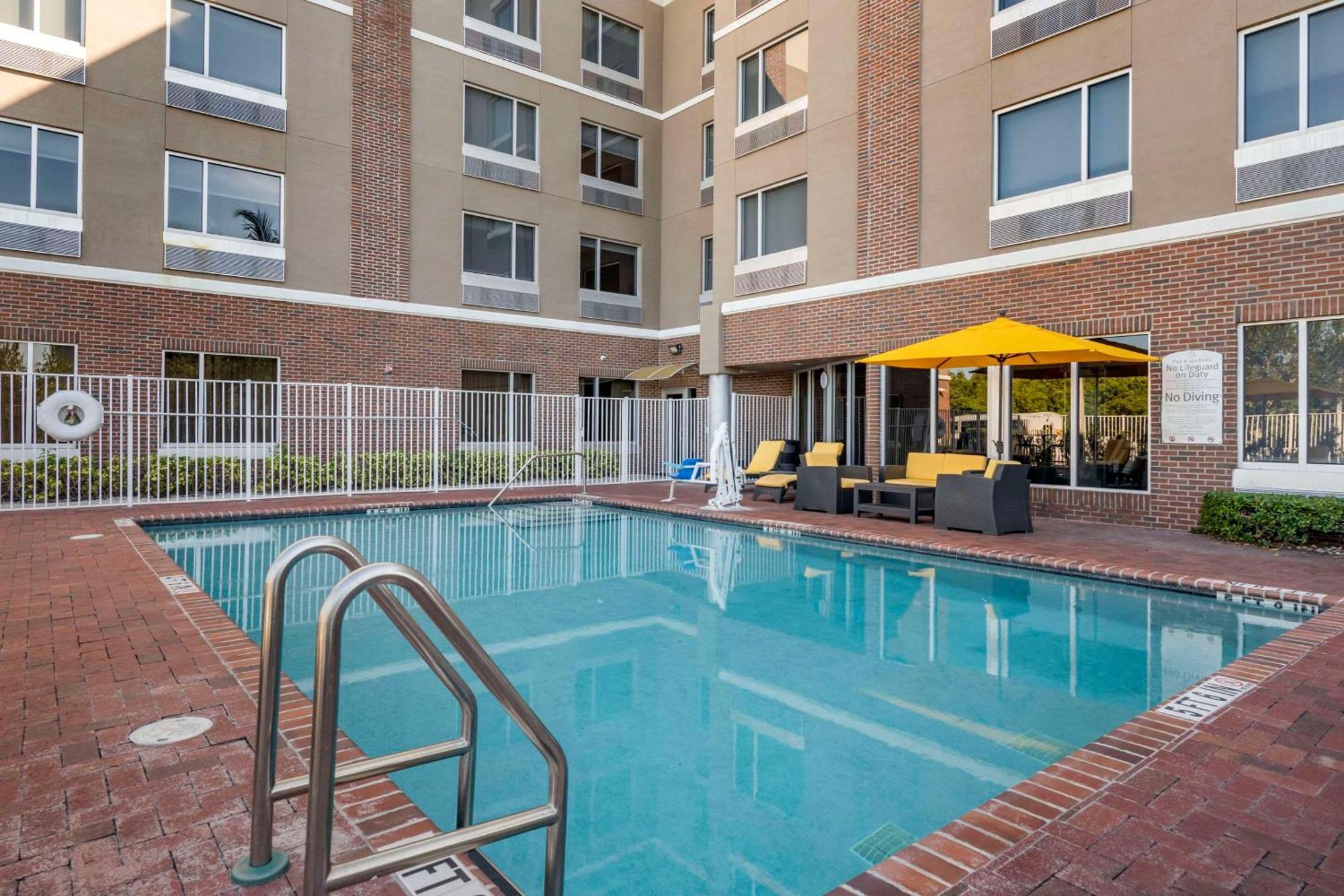 דניה ביץ' Cambria Hotel Ft Lauderdale, Airport South & Cruise Port מראה חיצוני תמונה